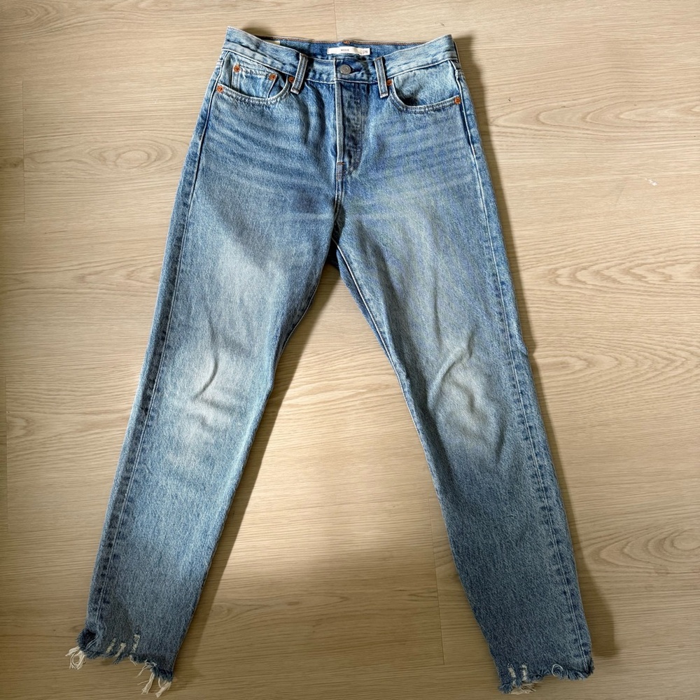 Levis wedgie jean